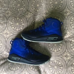 Boys size 3 Under Armour Steph Curry